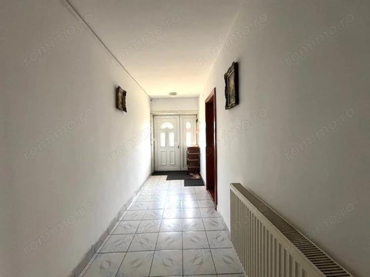 Casă cu 6 camere cu Teren 1250 Mp în Central