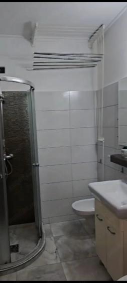 Apartament cu 3 camere semidecomandat în Tomis III