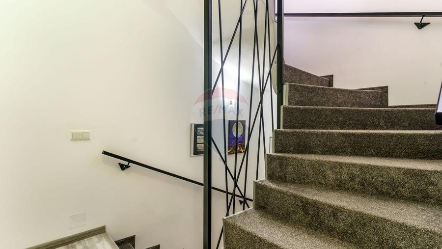 Duplex cu 4 camere cu Teren 123 Mp în Florești