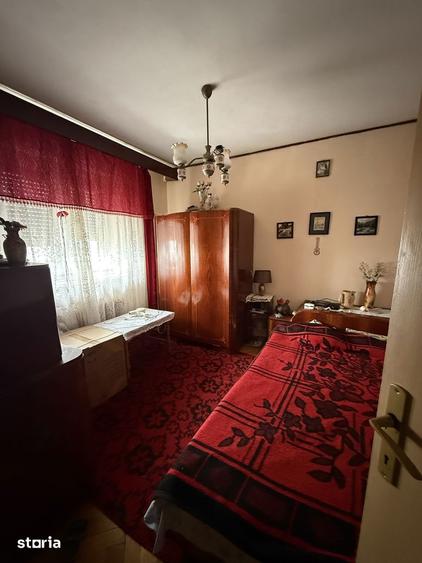 Apartament cu 3 camere decomandat în Calea București