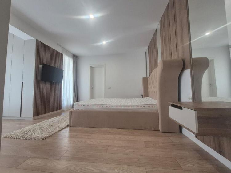 Apartament cu 3 camere semidecomandat, mobilat în Pipera