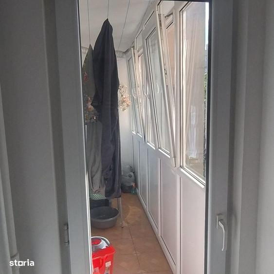 Apartament cu 3 camere decomandat în Tineretului