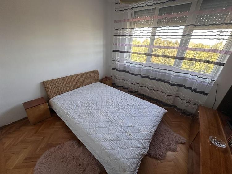 Apartament cu 4 camere decomandat în Dacia