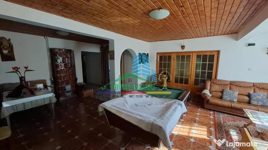 Casă cu 5 camere cu Teren 4070 Mp în Soveja