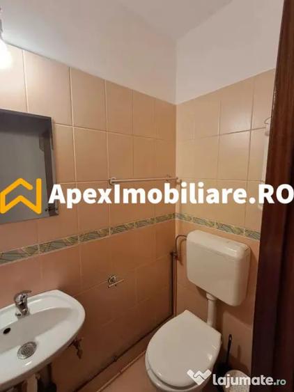Apartament cu 3 camere decomandat, mobilat în Eroii Revoluției