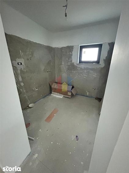 Casă cu 4 camere cu Canalizare în Radu Negru