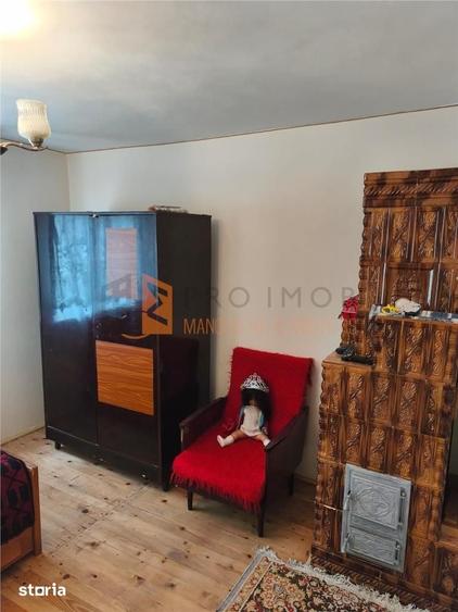 Casă cu 6 camere decomandat cu Teren 1717 Mp în Pârscov