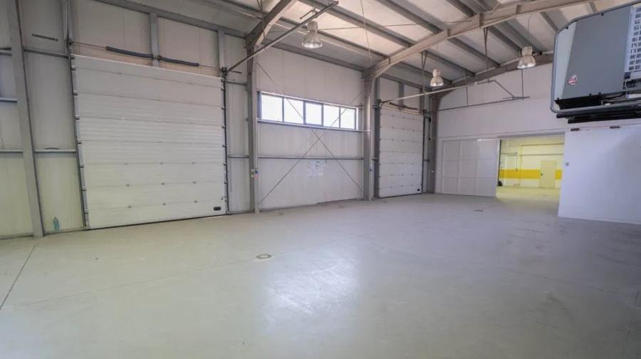 Spațiu industrial, de 592 mp, în Florești