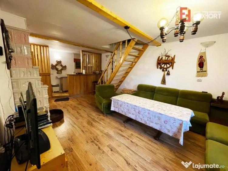 Casă cu 5 camere cu Teren 400 Mp în Râu de Mori