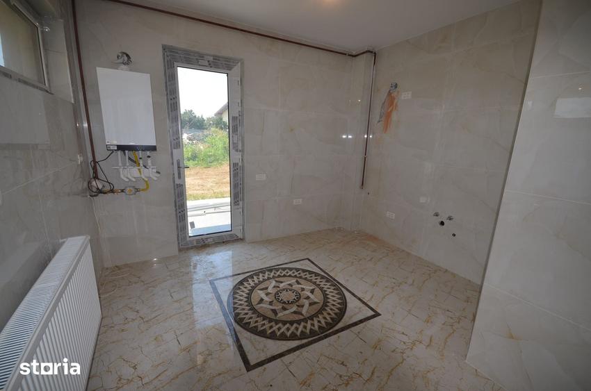 Casă cu 4 camere cu Teren 556 Mp în Crețuleasca
