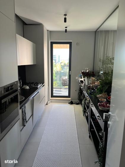 Apartament cu 4 camere decomandat în Pipera