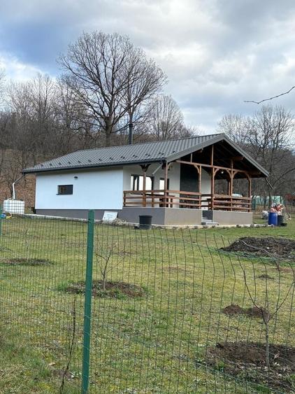 Casă cu 4 camere cu Teren 1710 Mp în Podul Corbului