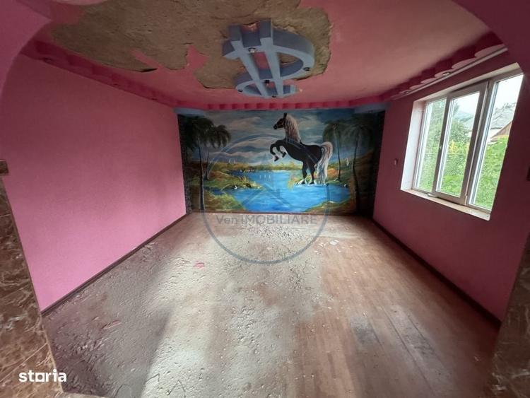 Casă cu 4 camere în Poderei