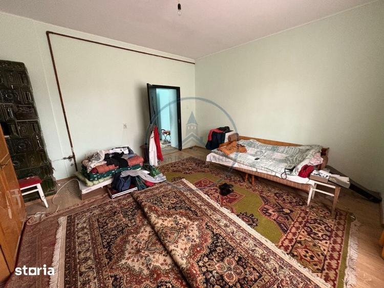 Casă cu 7 camere cu Teren 943 Mp în Independenței