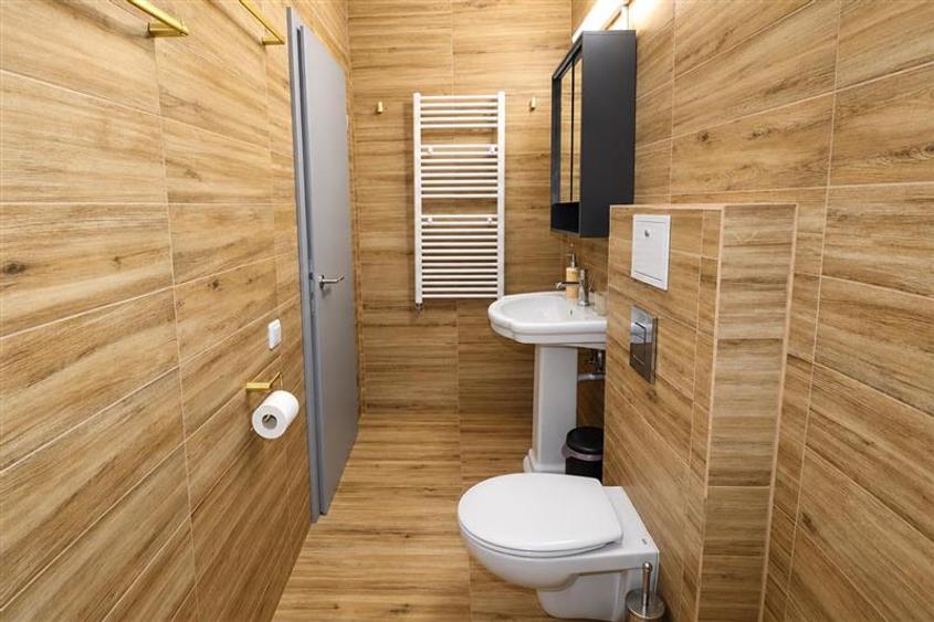 Apartament cu 2 camere decomandat, mobilat în Centrul Istoric