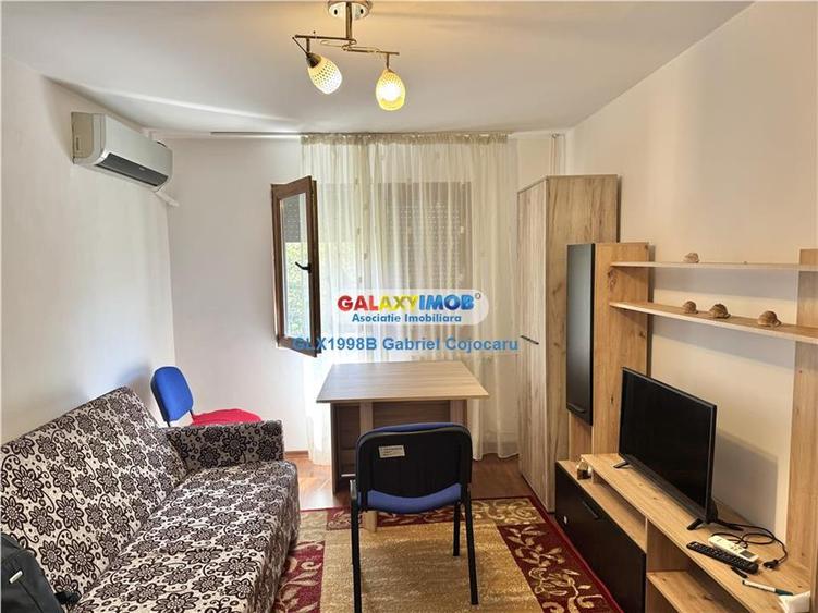 Apartament cu 2 camere semidecomandat, mobilat în Vitan