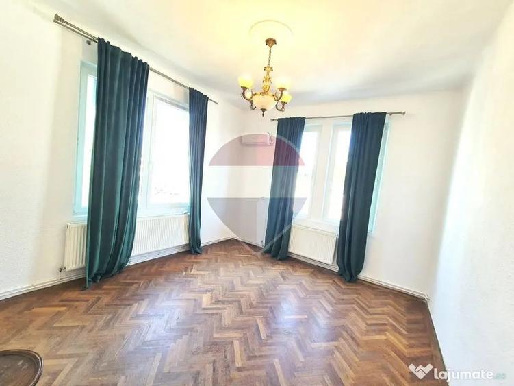Apartament cu 4 camere decomandat în Tineretului