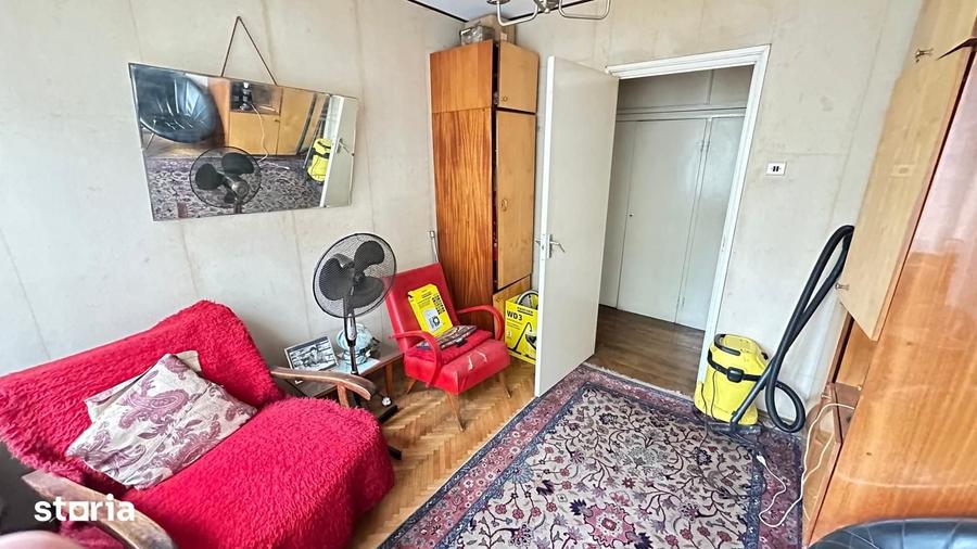 Apartament cu 3 camere semidecomandat în Iancului