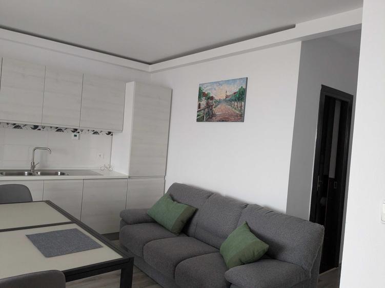 Apartament cu 2 camere decomandat în Central