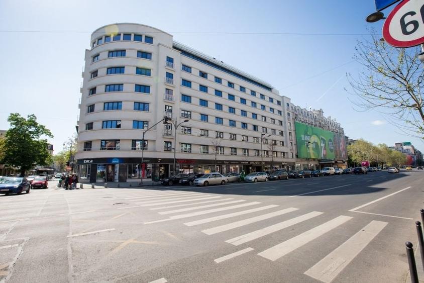 Birou, de 3,500 mp, în Romană