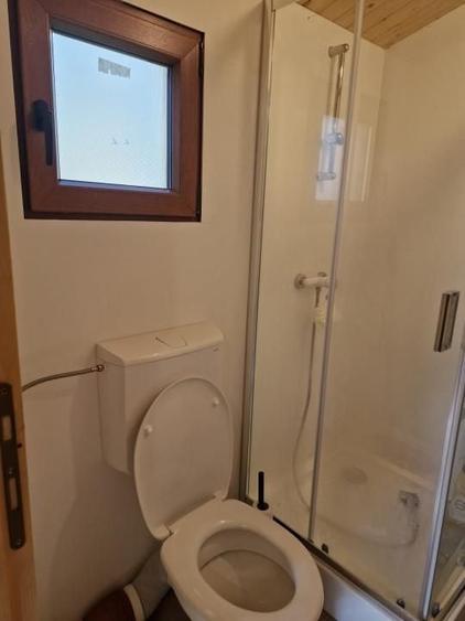 Casă individuală cu 2 camere cu Canalizare în Central
