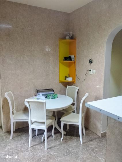 Casă individuală cu 8 camere cu Canalizare în Șagului