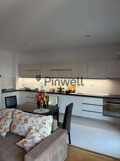 Apartament cu 2 camere semidecomandat, mobilat în Est