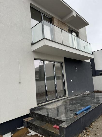 Casă cu 4 camere în Bariera Vâlcii
