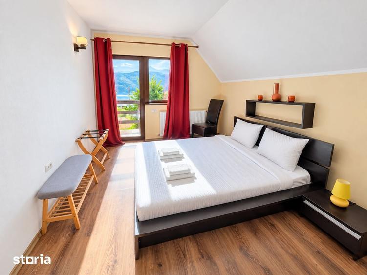 Casă cu 5 camere cu Teren 4258 Mp în Hangu
