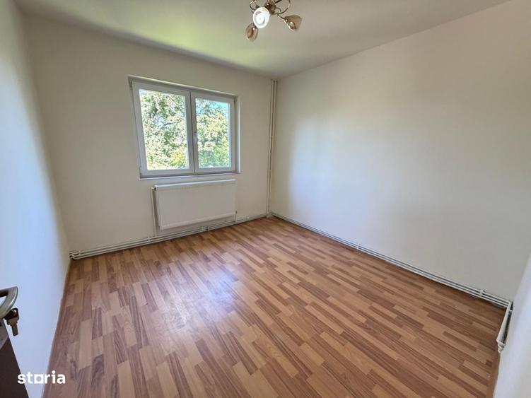 Apartament cu 2 camere semidecomandat în Mircea cel Bătrân