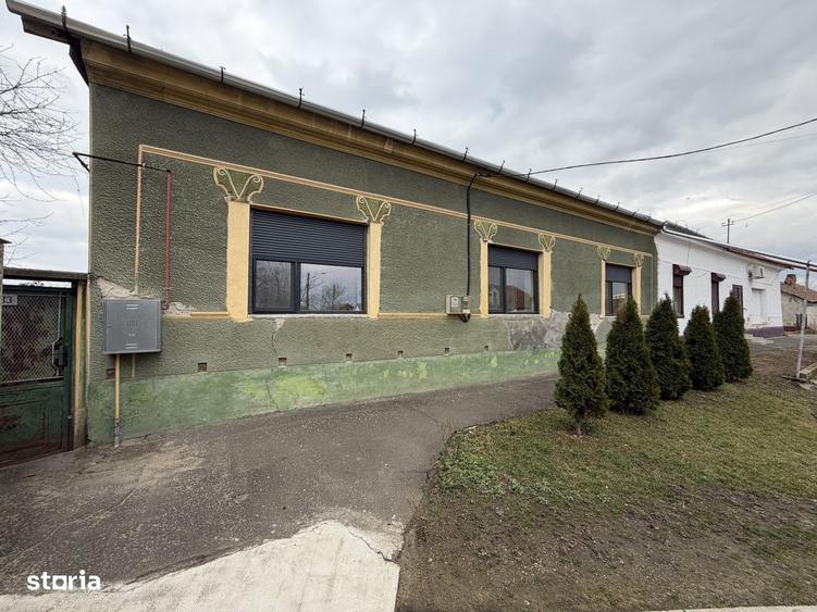 Casă cu 4 camere în Central
