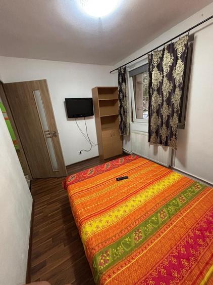 Apartament cu 2 camere semidecomandat în Gorjului