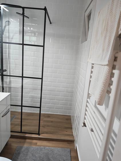 Apartament cu 3 camere semidecomandat în Drumul Taberei