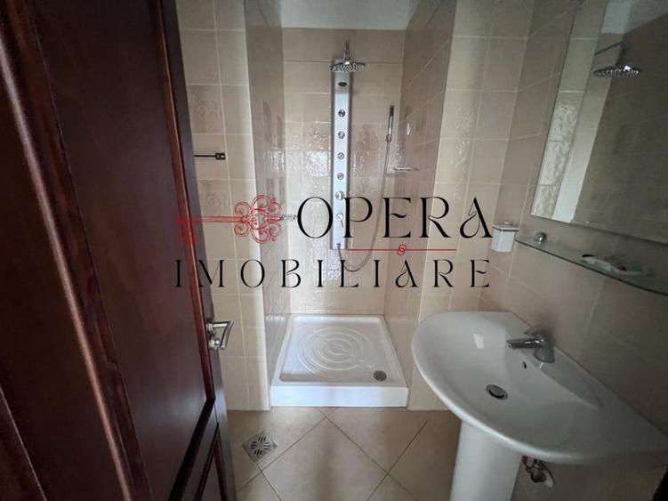 Apartament cu 3 camere decomandat, mobilat în Târgu Cucu