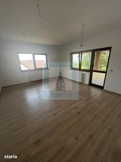 Casă cu 7 camere cu Teren 550 Mp în Bunloc
