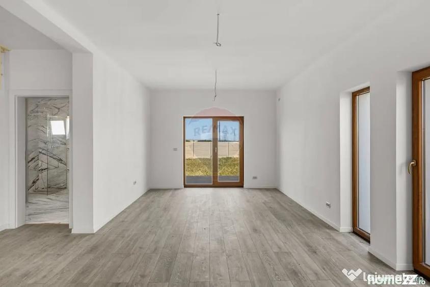 Casă cu 4 camere cu Teren 400 Mp în Vladimirescu