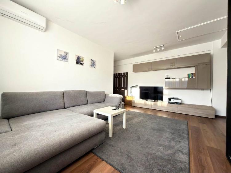 Apartament cu 2 camere semidecomandat, mobilat în Florești
