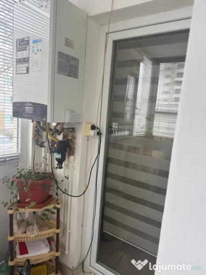 Apartament cu 2 camere decomandat în Rovine