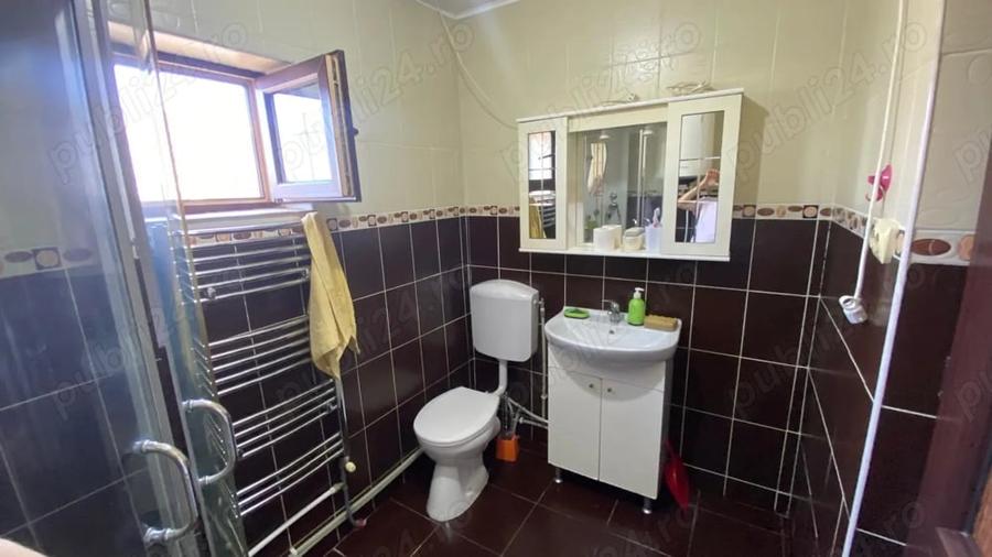 Casă cu 6 camere cu Teren 231 Mp în Central