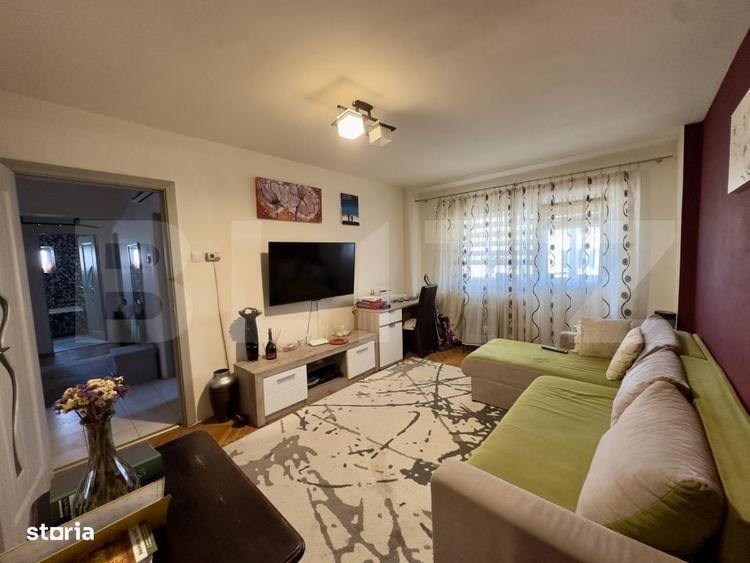 Apartament cu 3 camere decomandat în Cetate