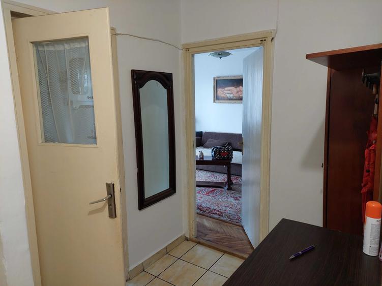 Apartament cu 2 camere semidecomandat în Petros