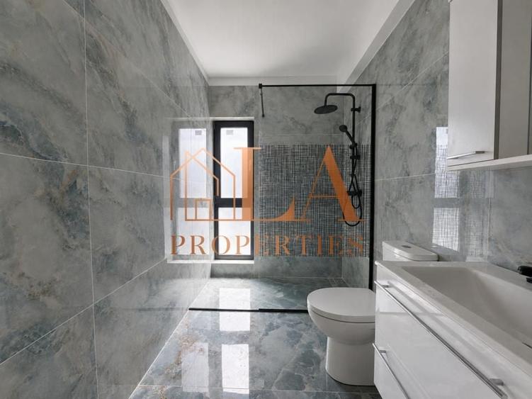 Casă individuală cu 4 camere cu Canalizare în Domnești
