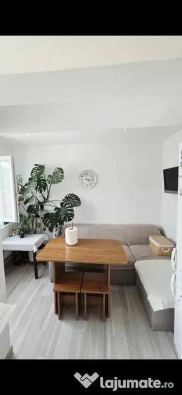 Apartament cu 3 camere semidecomandat în Central