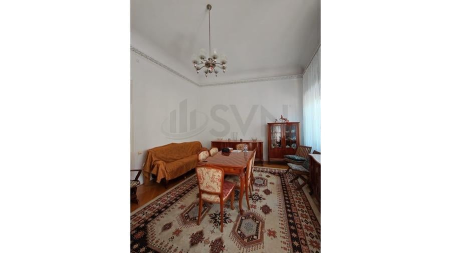 Apartament cu 4 camere semidecomandat, mobilat în Dacia
