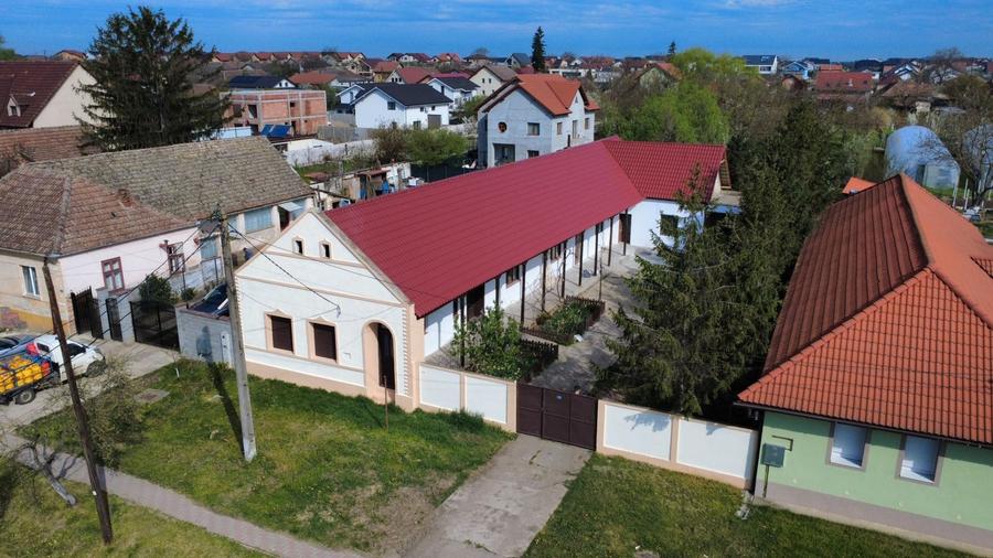 Casă individuală cu 3 camere cu Canalizare în Sânandrei