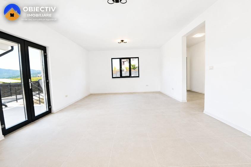 Casă individuală cu 4 camere cu Teren 500 Mp în Est