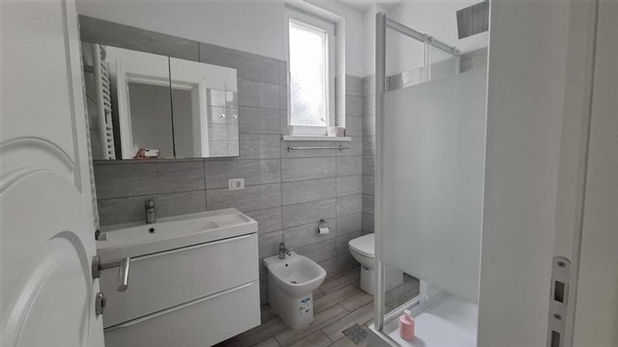 Casă individuală cu 5 camere cu Canalizare în Autogară