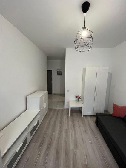 Garsonieră decomandată în Roșu