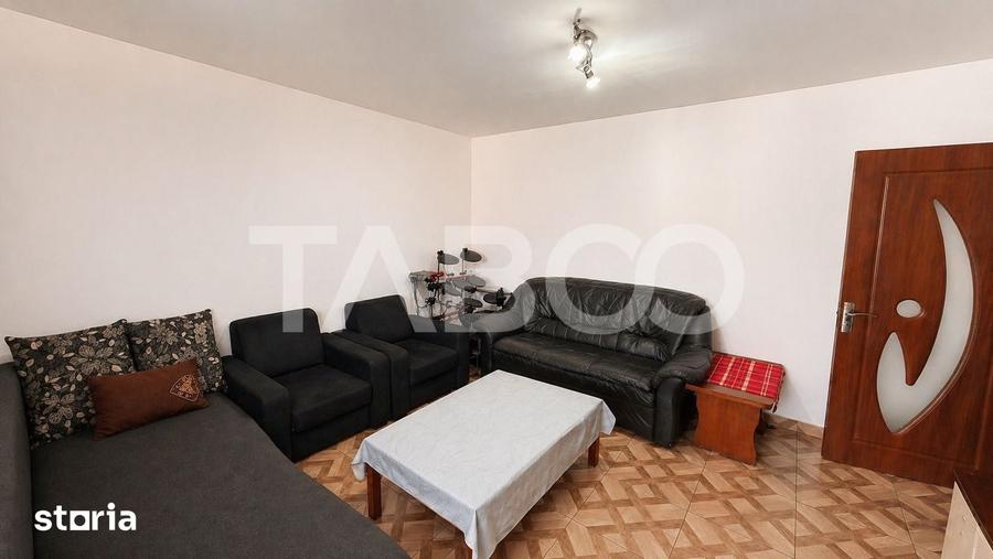 Apartament cu 3 camere decomandat în Terezian