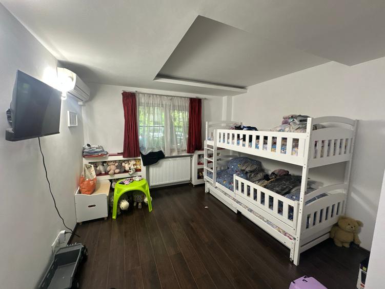 Apartament cu 3 camere semidecomandat, mobilat în Drumul Taberei